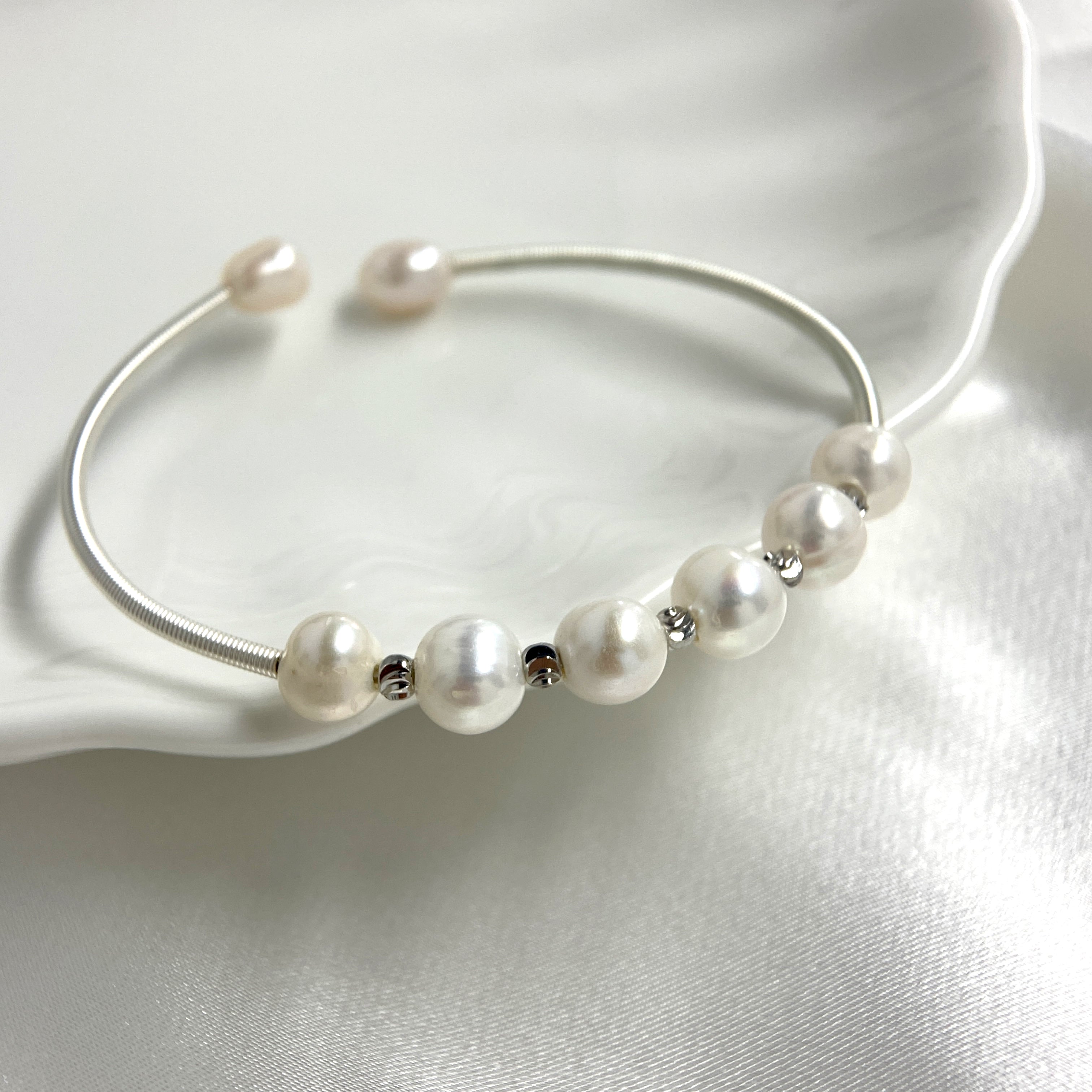 【Wire Wrapping Bangle】 Fresh Water Pearl Wire Wrapping Bangle