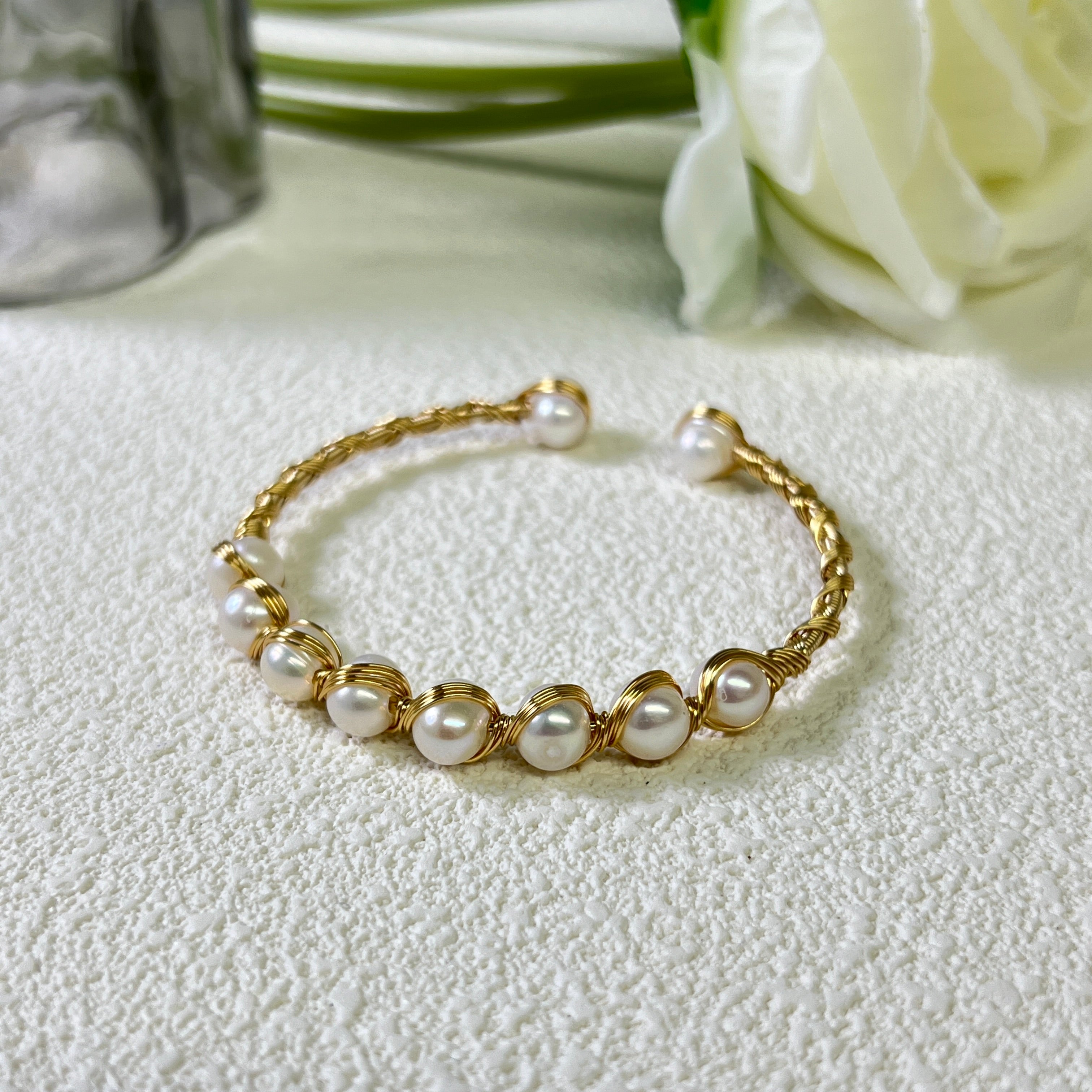 【Wire Wrapping Bangle】 Fresh Water Pearl Wire Wrapping Bangle