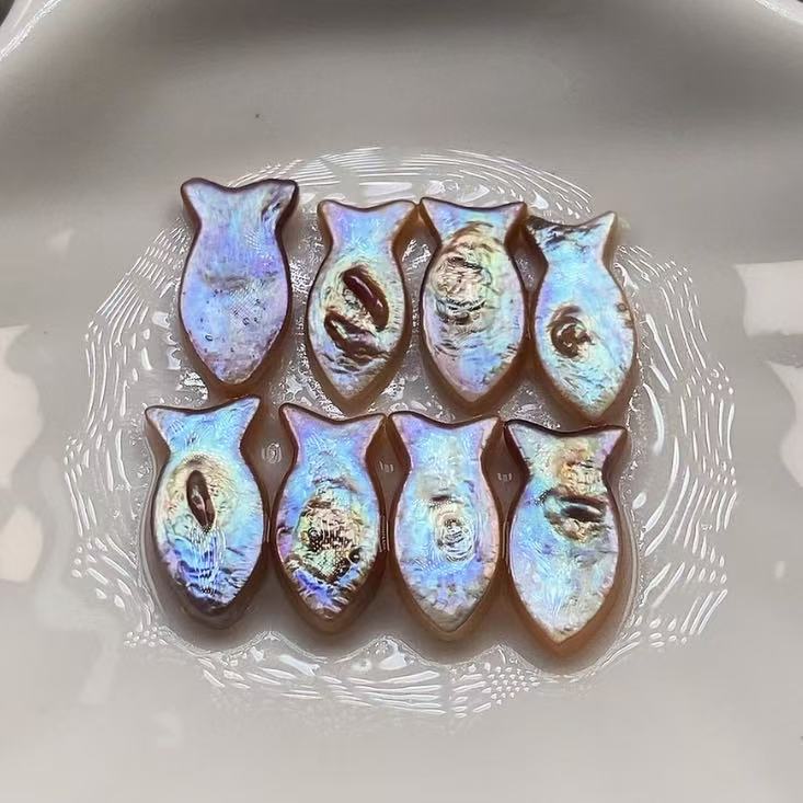 【New】Nemo Clam( 2 fish shape pearls ）