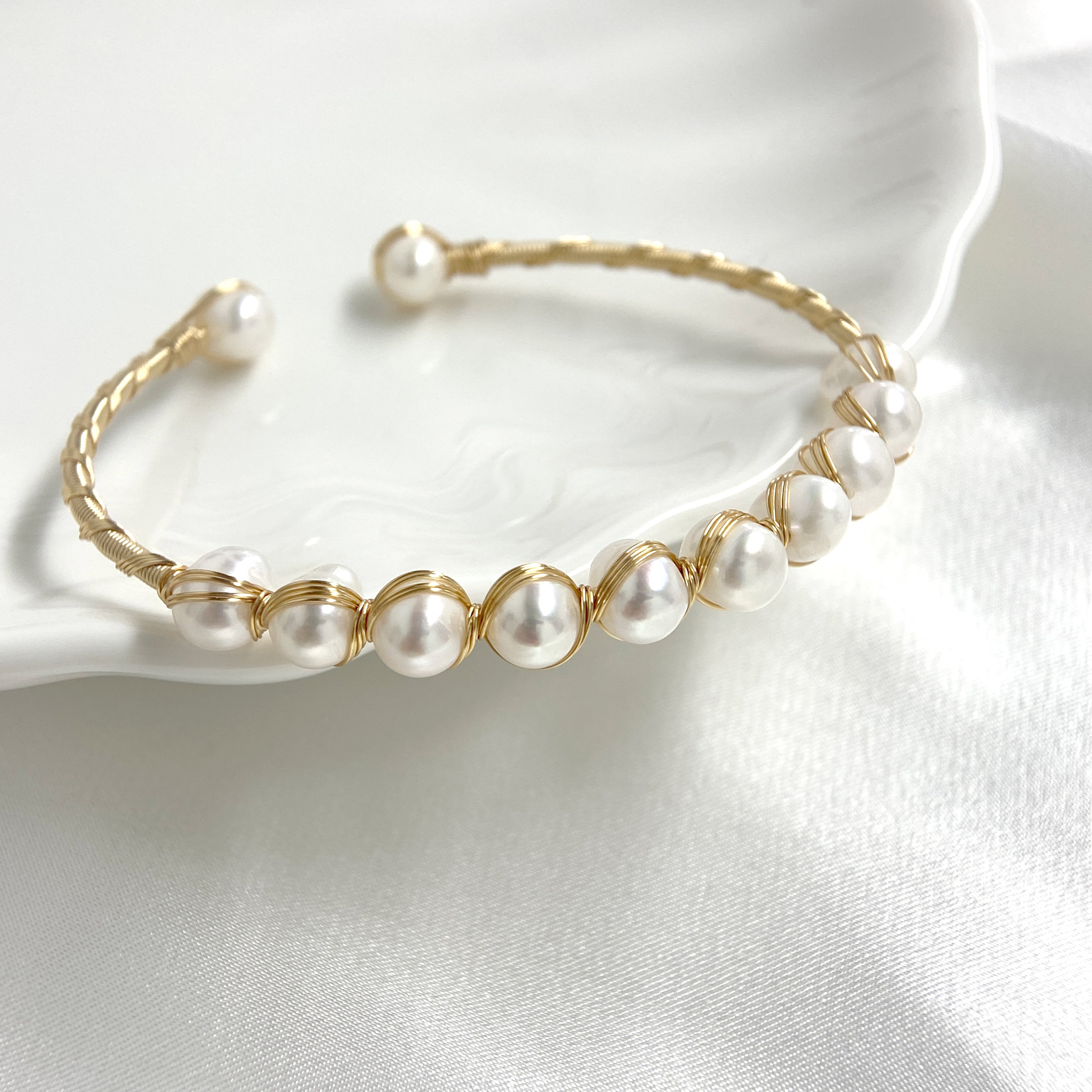 【Wire Wrapping Bangle】 Fresh Water Pearl Wire Wrapping Bangle